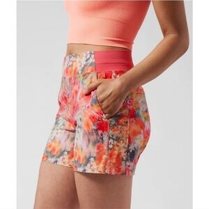 Athleta Women's Pink Floral Brooklyn Printed
Shorts Size 14 Athletic Golf
